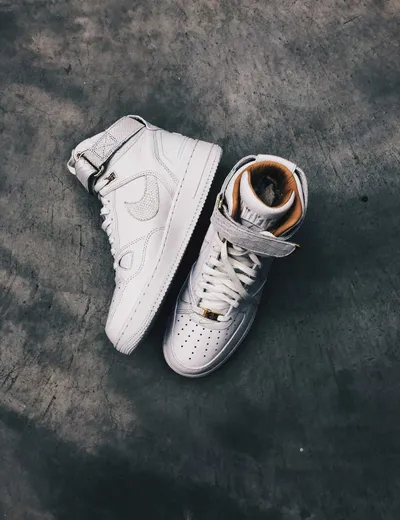 Hi-Top Basketball Shoe